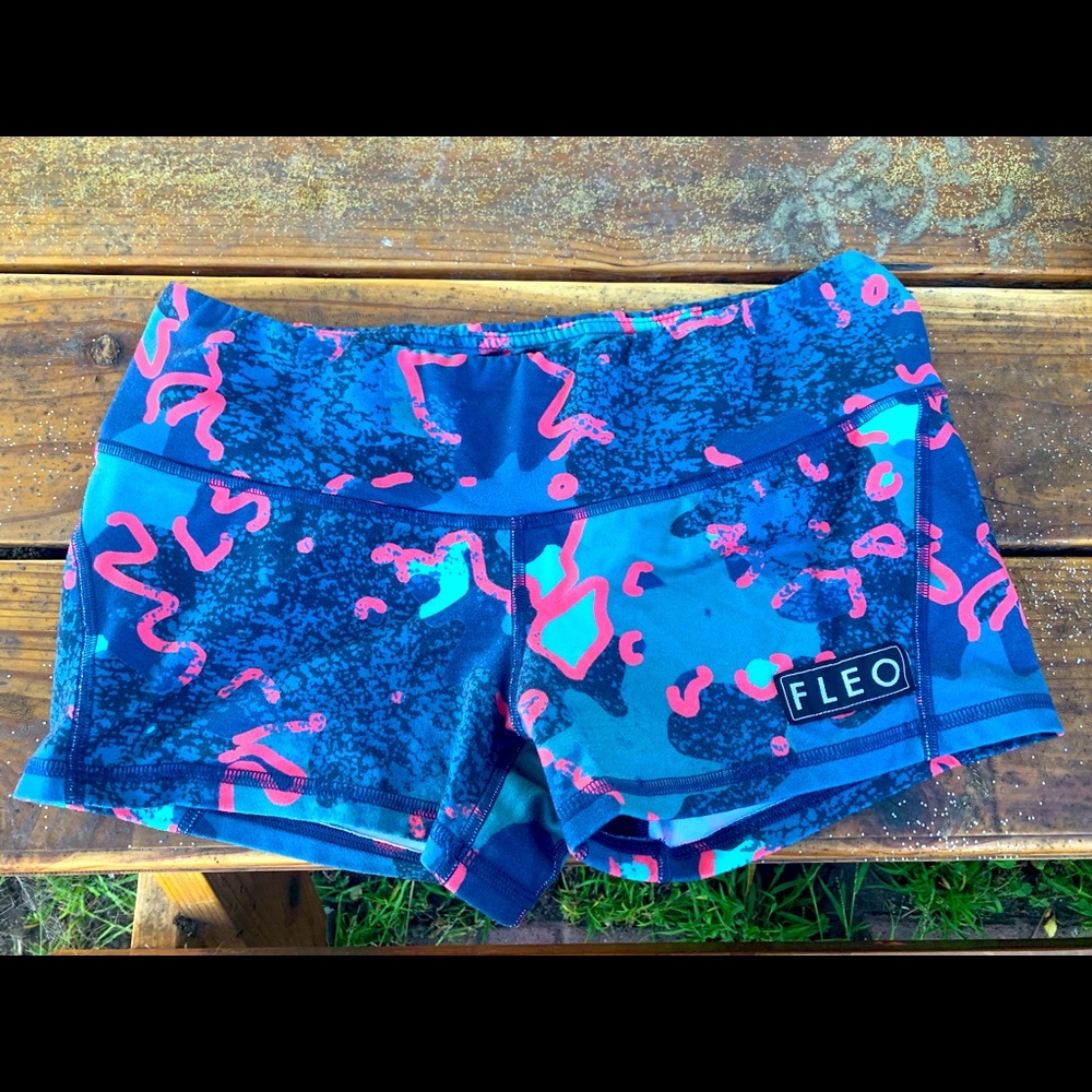Fleo booty shorts
